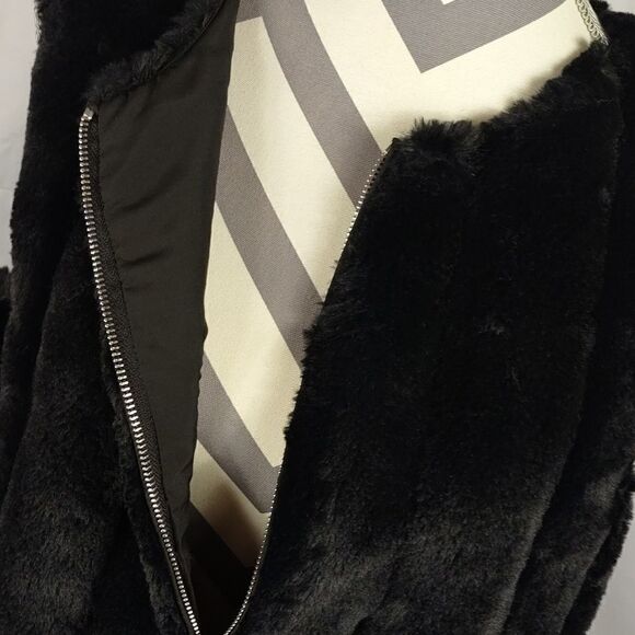 Chaus Faux Fur Vest  - Picture 5 of 7